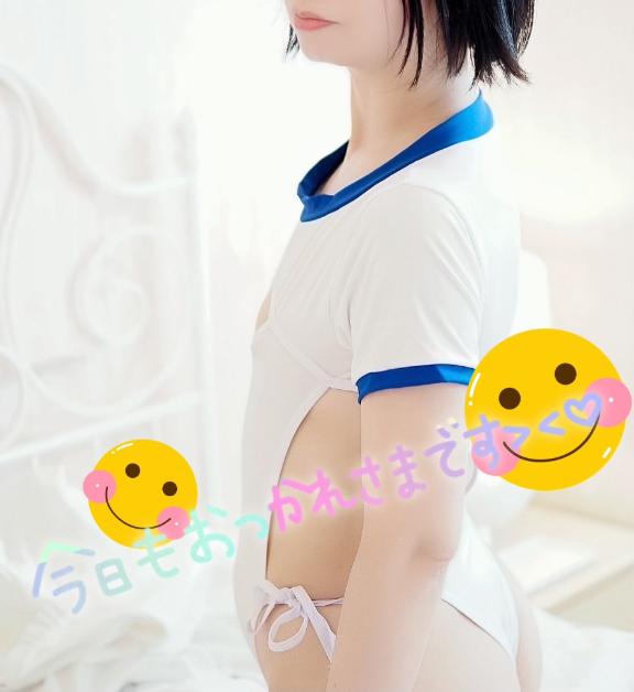 ??あそこ、空いてますよ？??